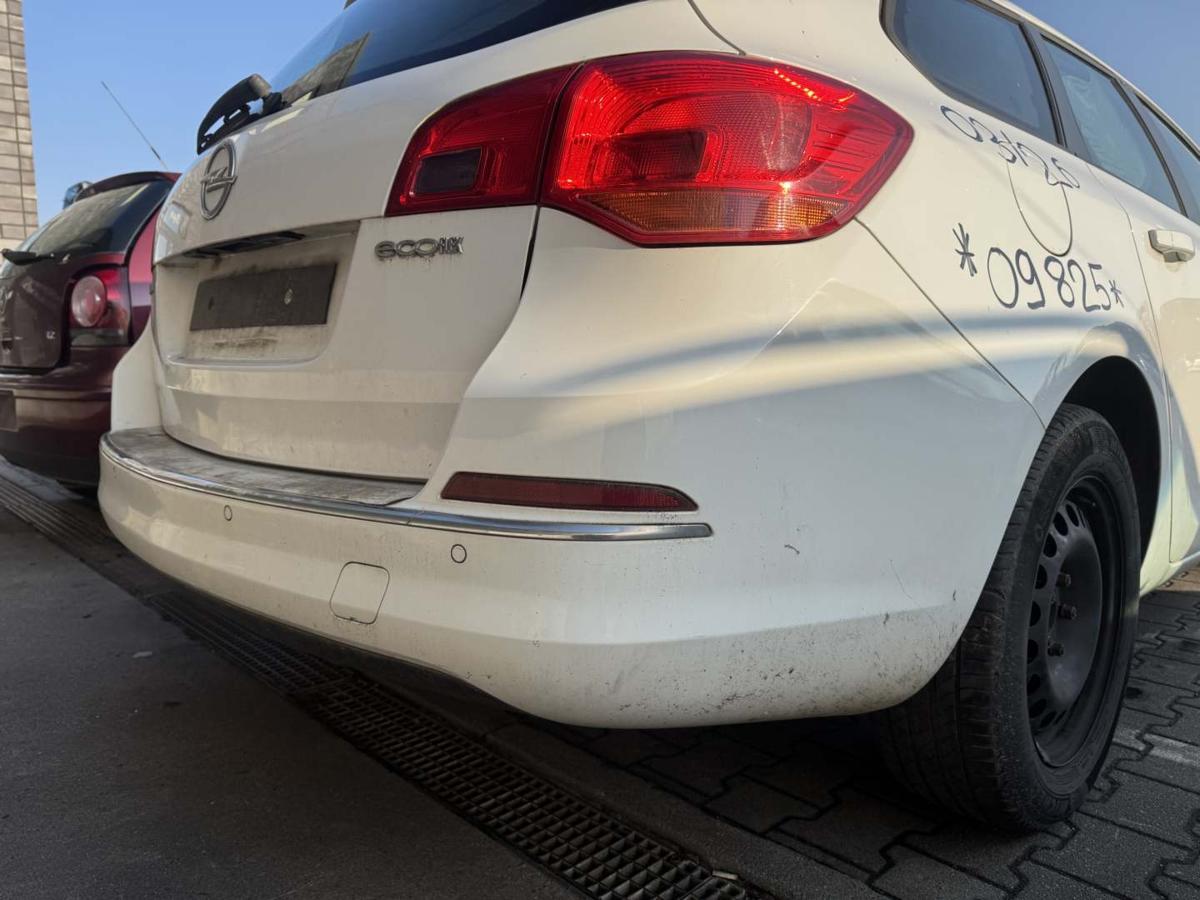 Opel Astra J Sports Tourer original Sto&szlig;stange Stossf&auml;nger hinten Z40R Schneewei&szlig; Kombi Bj.2012